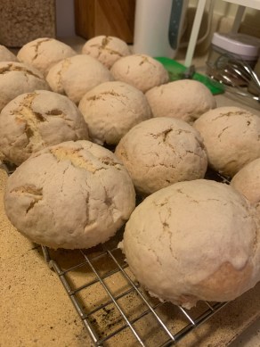 semitas de yema cooling on a wire rack